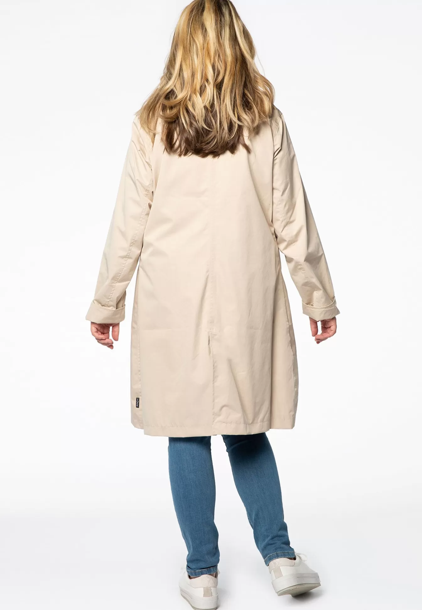 Découvrez l'imperméable classique YOEK - Marron foncé, essentiel pour toutes les saisons