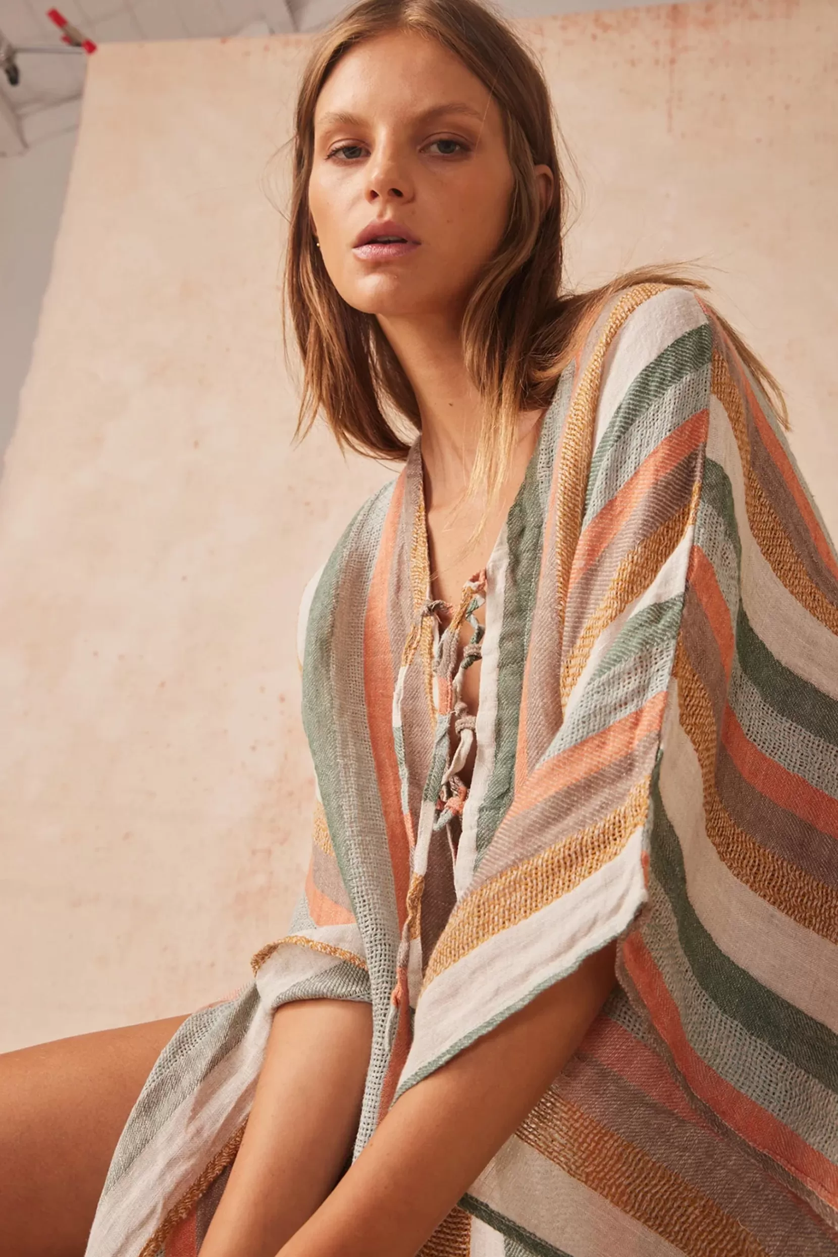 Élégant Caftan d'Été Estilo Emporio - Robe Fluide en Vente Exclusive