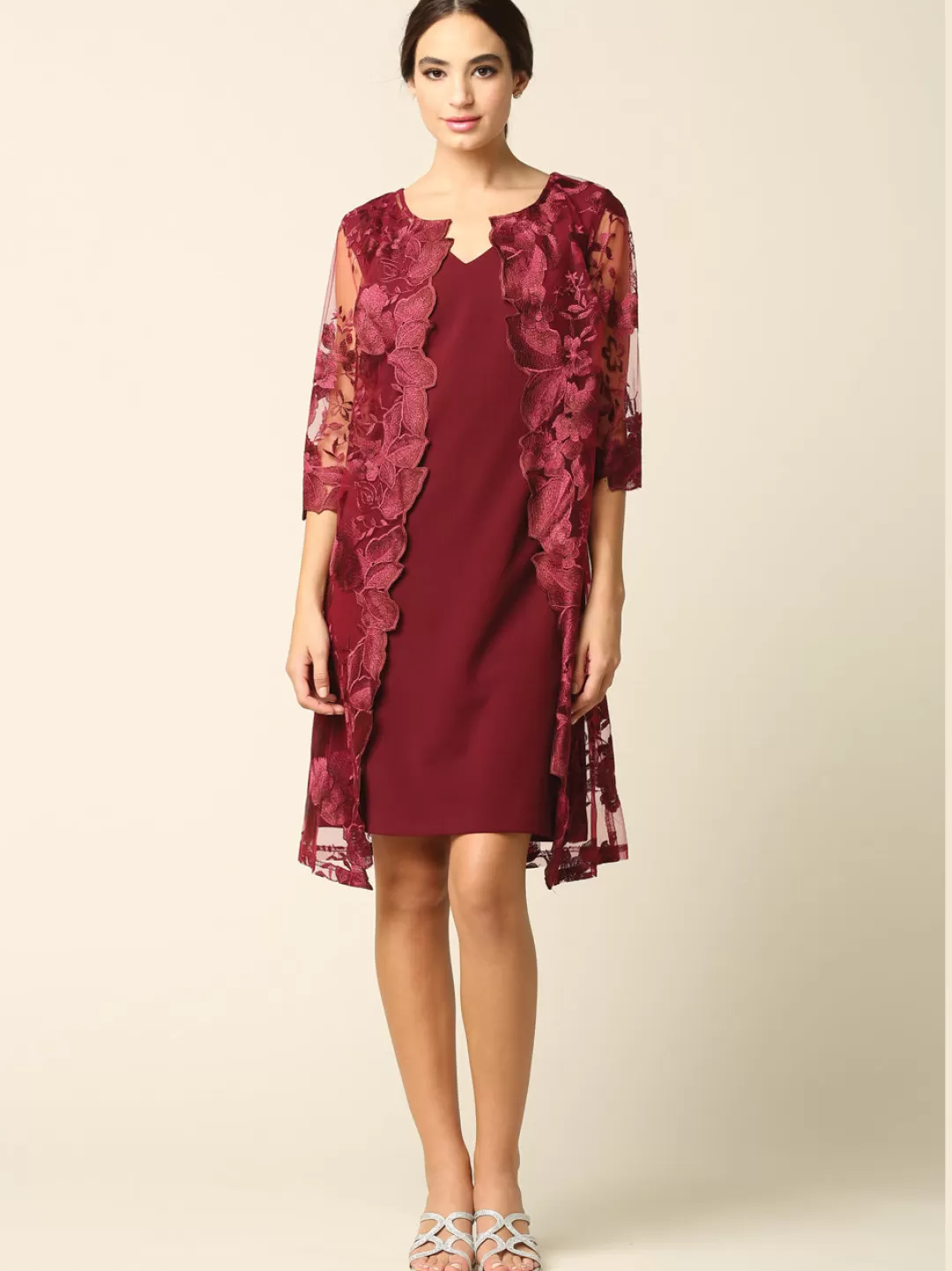 Robes TP en Promotion - Élégante robe courte à manches longues Modèle 3351 | Disponible en Champagne, Bleu Marine, Argent, Bordeaux et Mauve