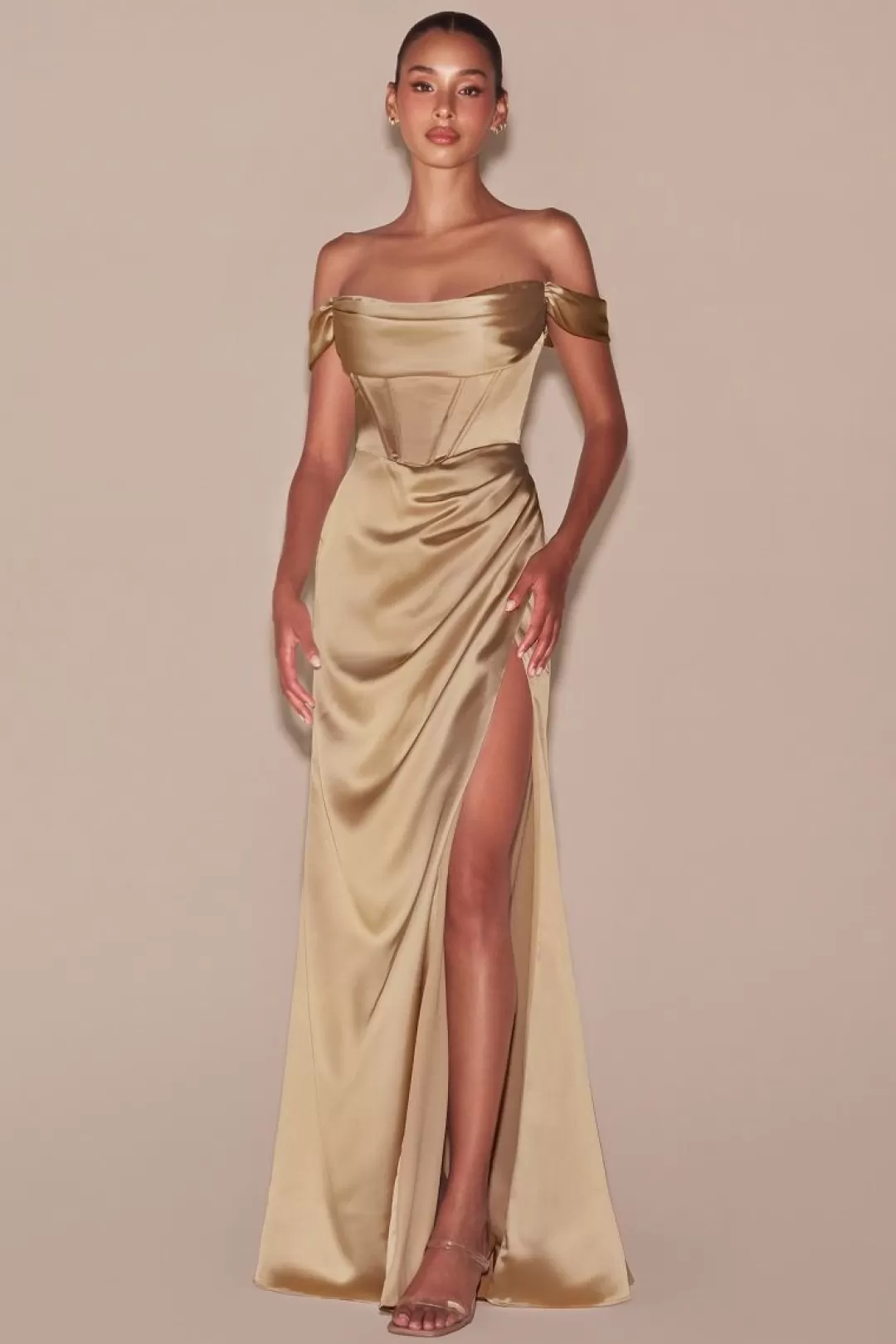 Robe en satin La Divine 7492 - Élégance intemporelle en marine et champagne | Promotion éclair sur les dernières pièces