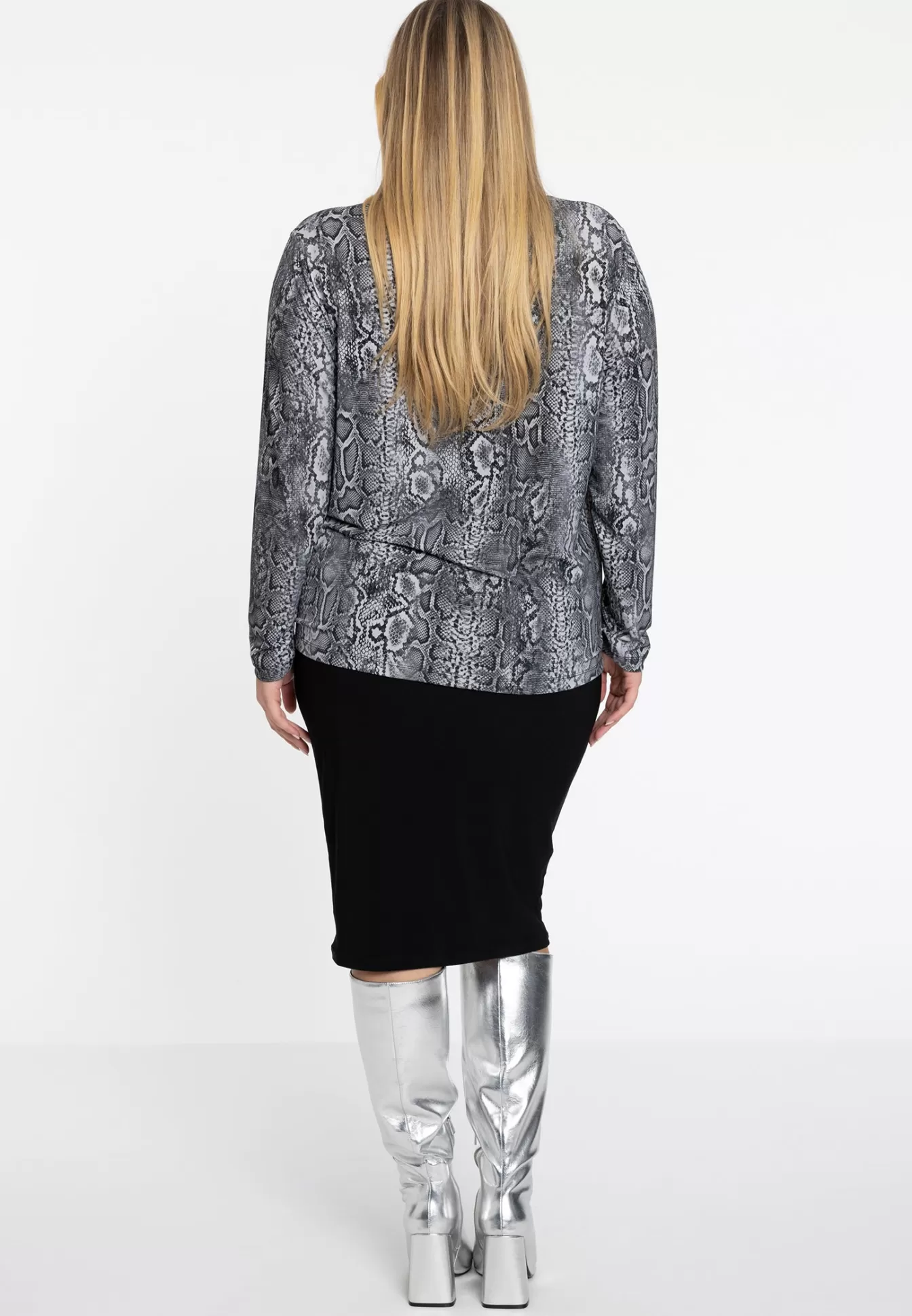 Tunique femme élégante YOEK à boutons - Couleur SIA Gris Anthracite - Style minimaliste pour tenue décontractée 

(Note : J'ai restructuré les éléments clés en français courant, ajouté des détails sensoriels sur le style et la matière, utilisé une formulation plus naturelle avec des tirets pour la lisibilité, et ajusté la nomenclature des couleurs pour éviter les répétitions tout en conservant les informations produits essentielles.)