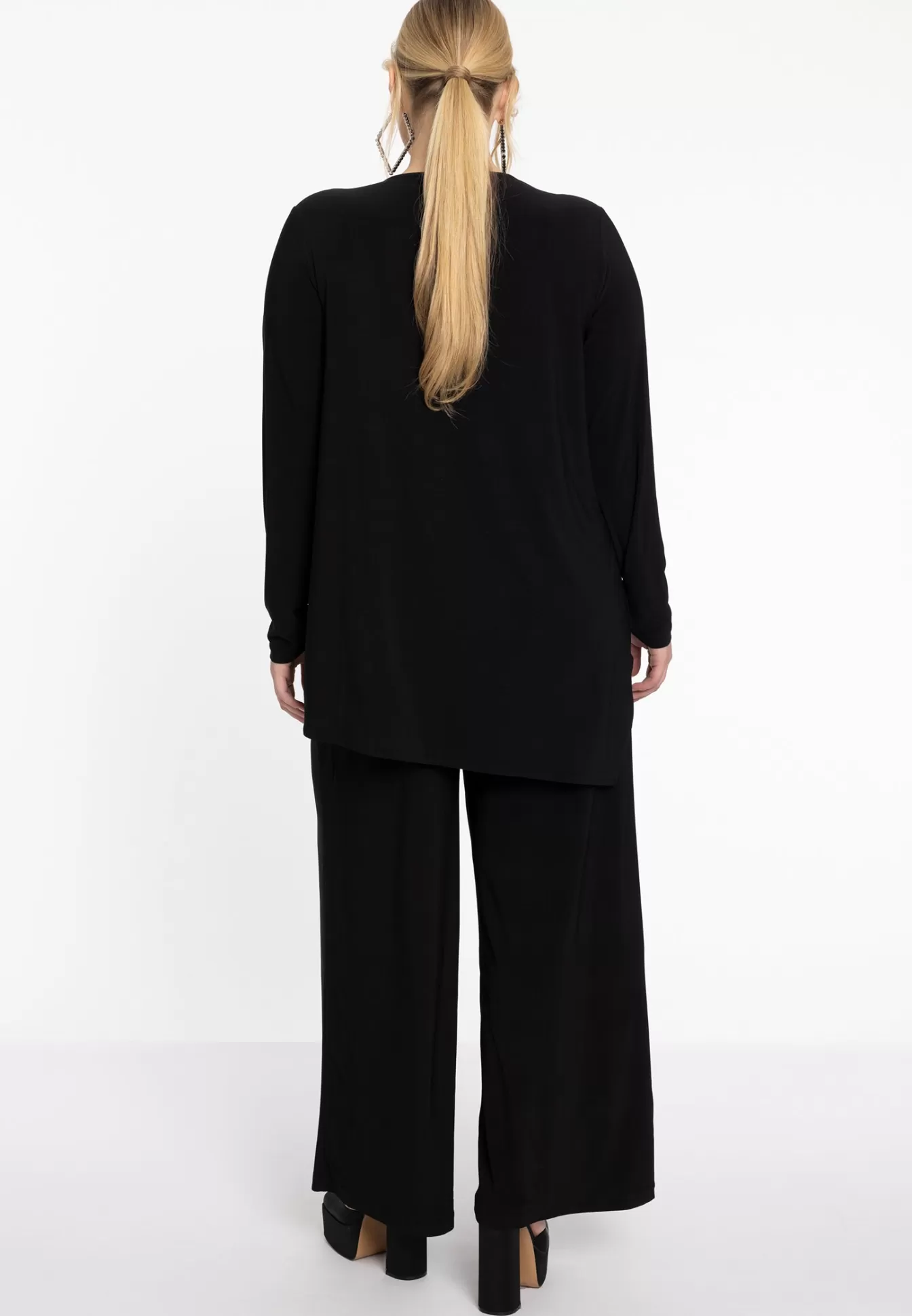 DOLCE Tuniek YOEK - Robe stylée noir profond avec découpe élégante | Collection exclusive boutique